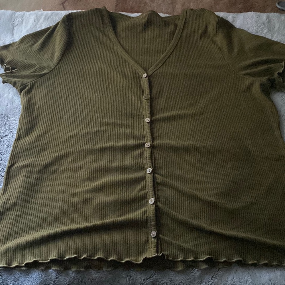A green blouse / shirt
